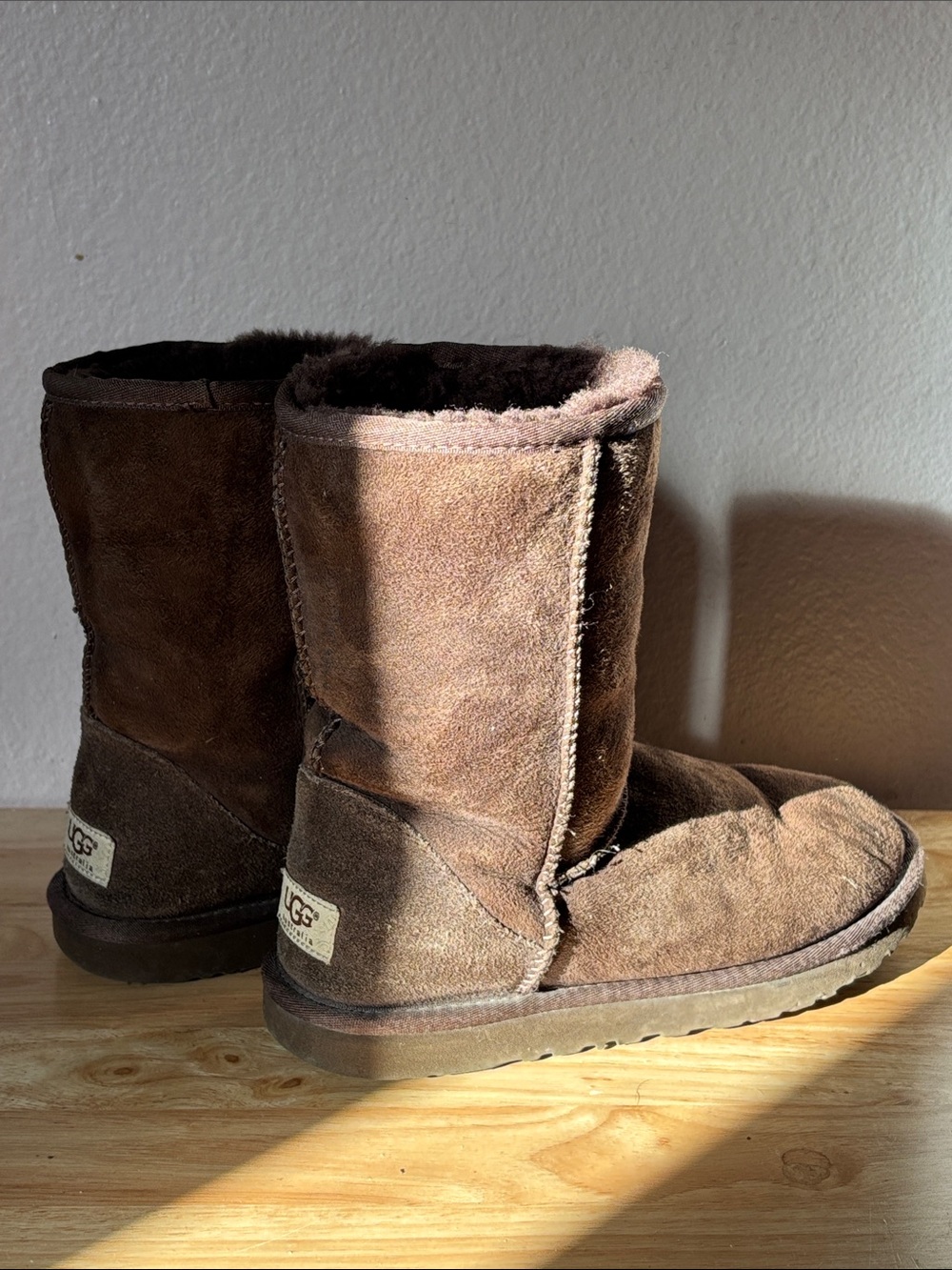 UGG Classic Short 5825 Chocolate Brown Suede Boot Women's Size 6